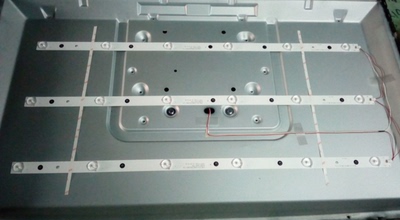 创维32E3000灯条32D5-X5 YAL03-00635280-14 屏SDL320HY