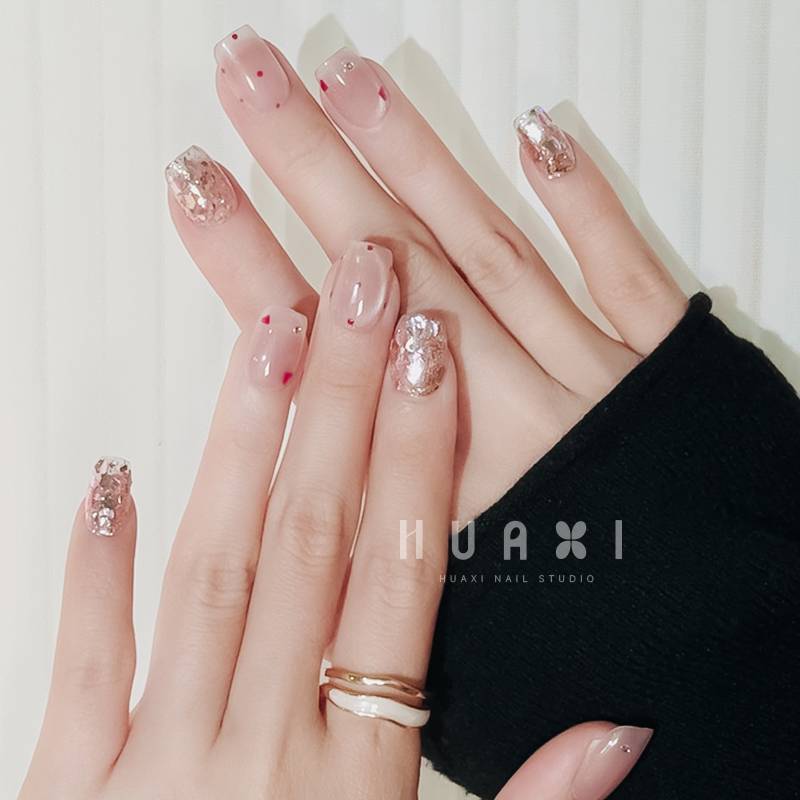 手工穿戴甲手绘爱心裸粉色亮片ins高级穿戴式美甲成品指甲贴短款