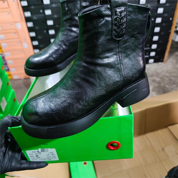 实体店女鞋2025冬加绒保暖马丁靴女百搭短靴圆头休闲靴子印象3039