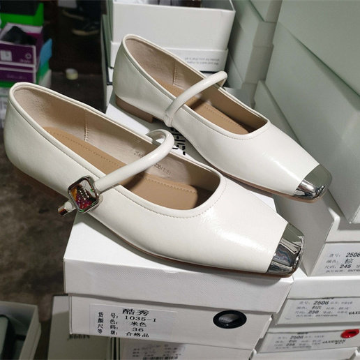 实体店法式金属方头一字带低跟时装单鞋女2025软底飘鞋酷秀1035-1