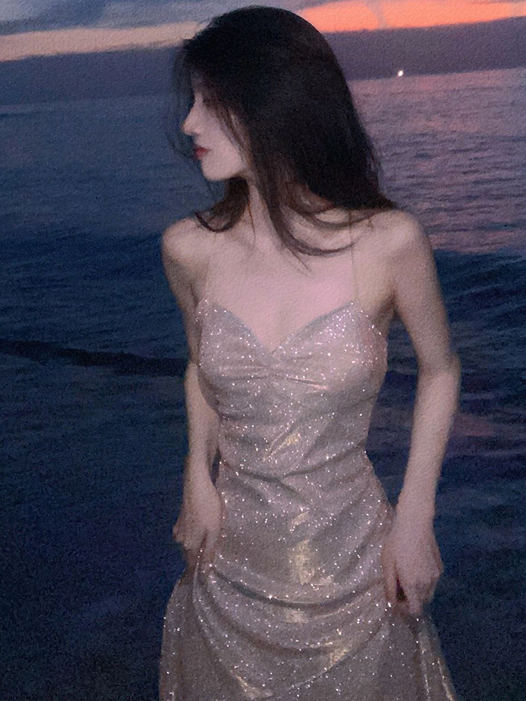 亮片海边度假吊带连衣裙女夏季