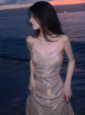 亮片海边度假吊带连衣裙女夏季