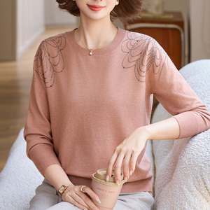 洋气中年妈妈秋装打底羊绒衫加肥特大码女装宽松遮肚薄款针织上衣