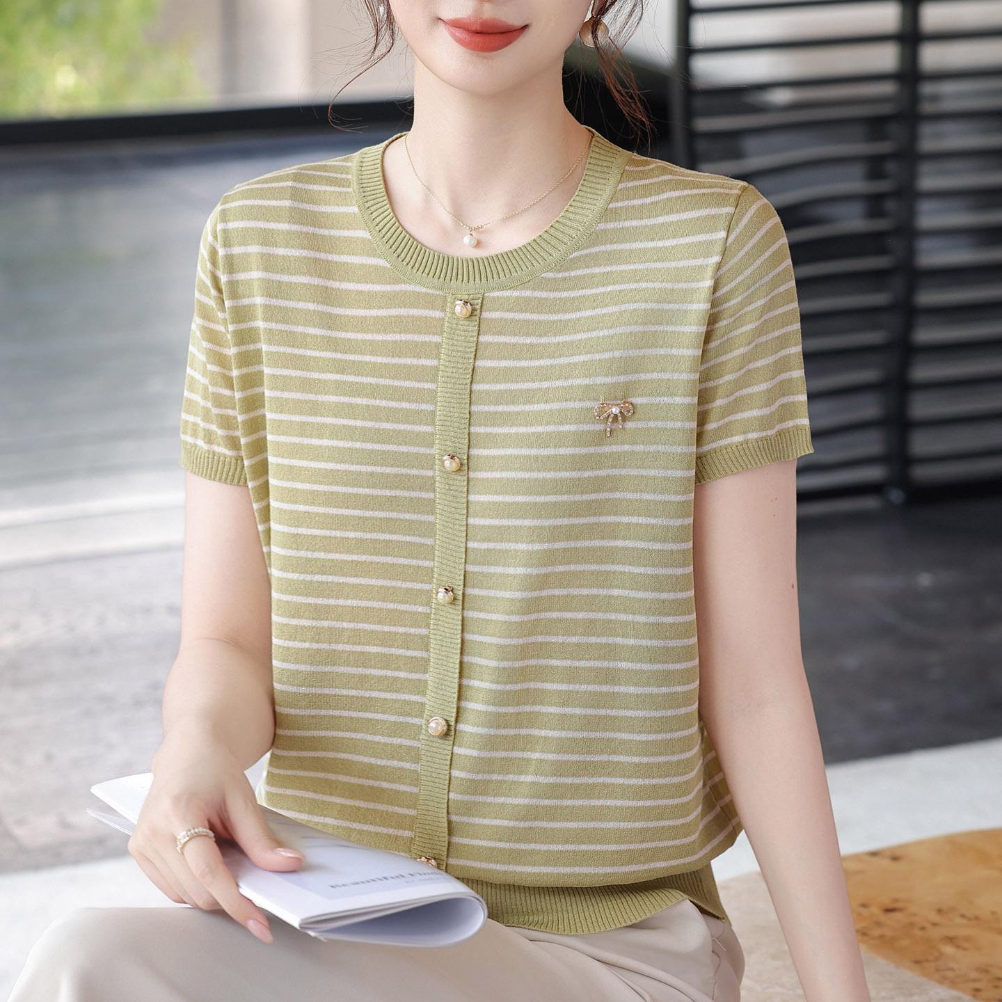 加肥加大码圆领条纹短袖冰丝T恤女夏洋气中年妈妈宽松桑蚕丝上衣