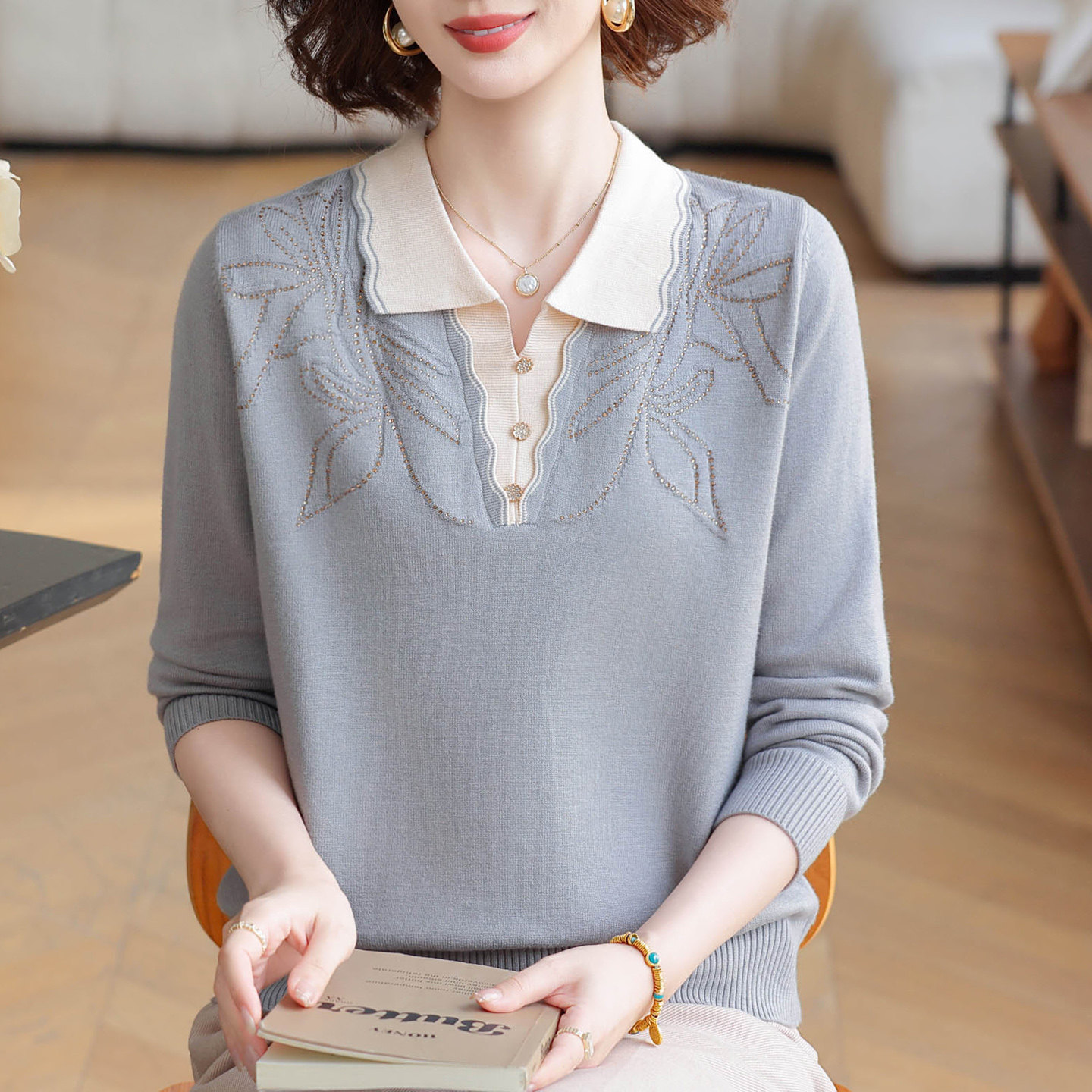 春季胖妈妈翻领羊毛衫特大码女装中老年宽松遮肚羊绒衫上衣200斤