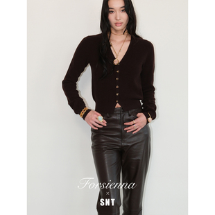 松弛纯欲V领针织开衫 米白 100%美利奴羊毛 乌木 SNT