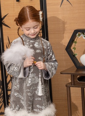 新中式洋气亮片花朵刺绣丝绒长袖绗棉连衣裙25年新款甜美女孩年服