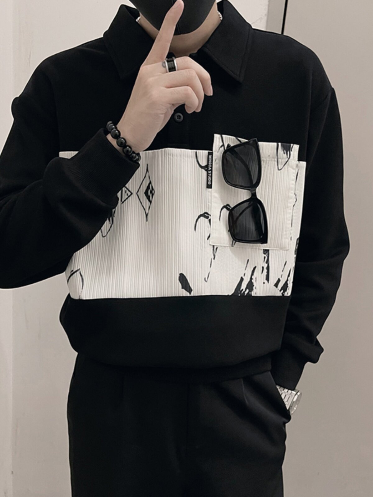 OBOY 봄과 가을 디자인 불규칙한 스플라이싱 폴로 칼라 스웨트 셔츠 남성용 하이 엔드 잘 생긴 라펠 재킷 탑