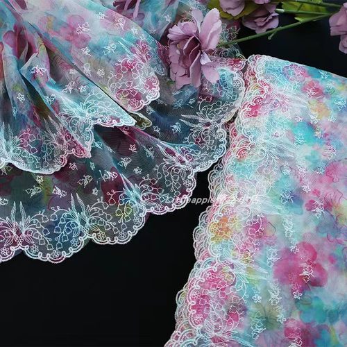 幻彩金线粉蓝花边蕾丝