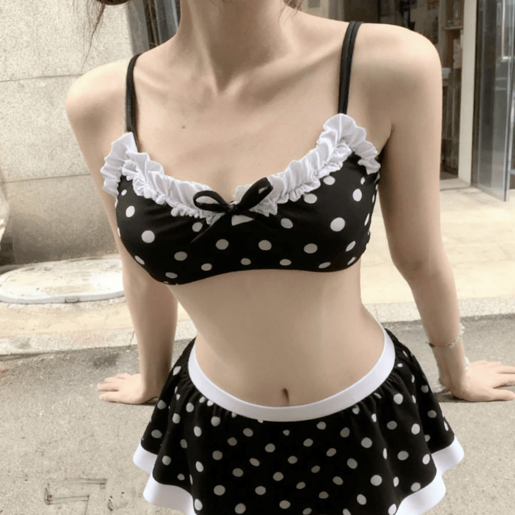 可爱复古波点抹胸裙式比基尼度假