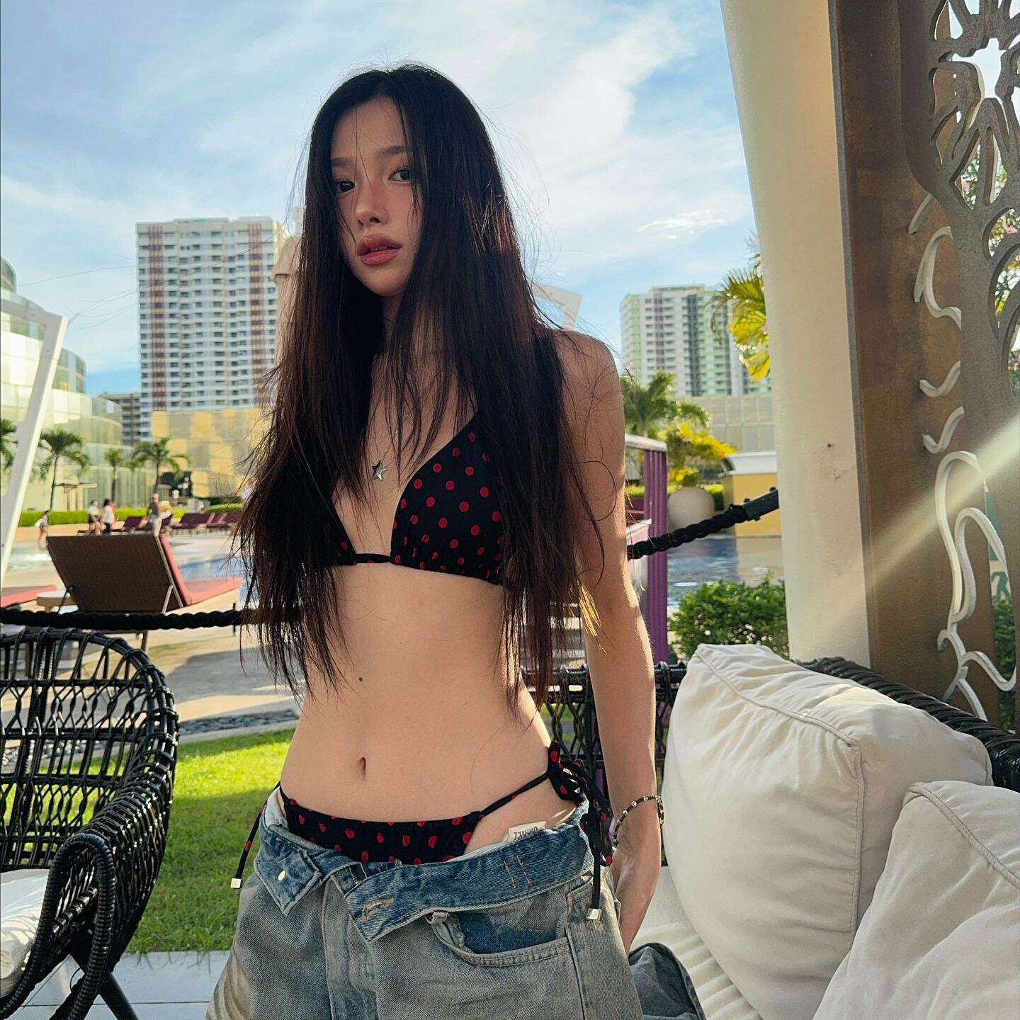 INS网红黑色爆点性感比基尼