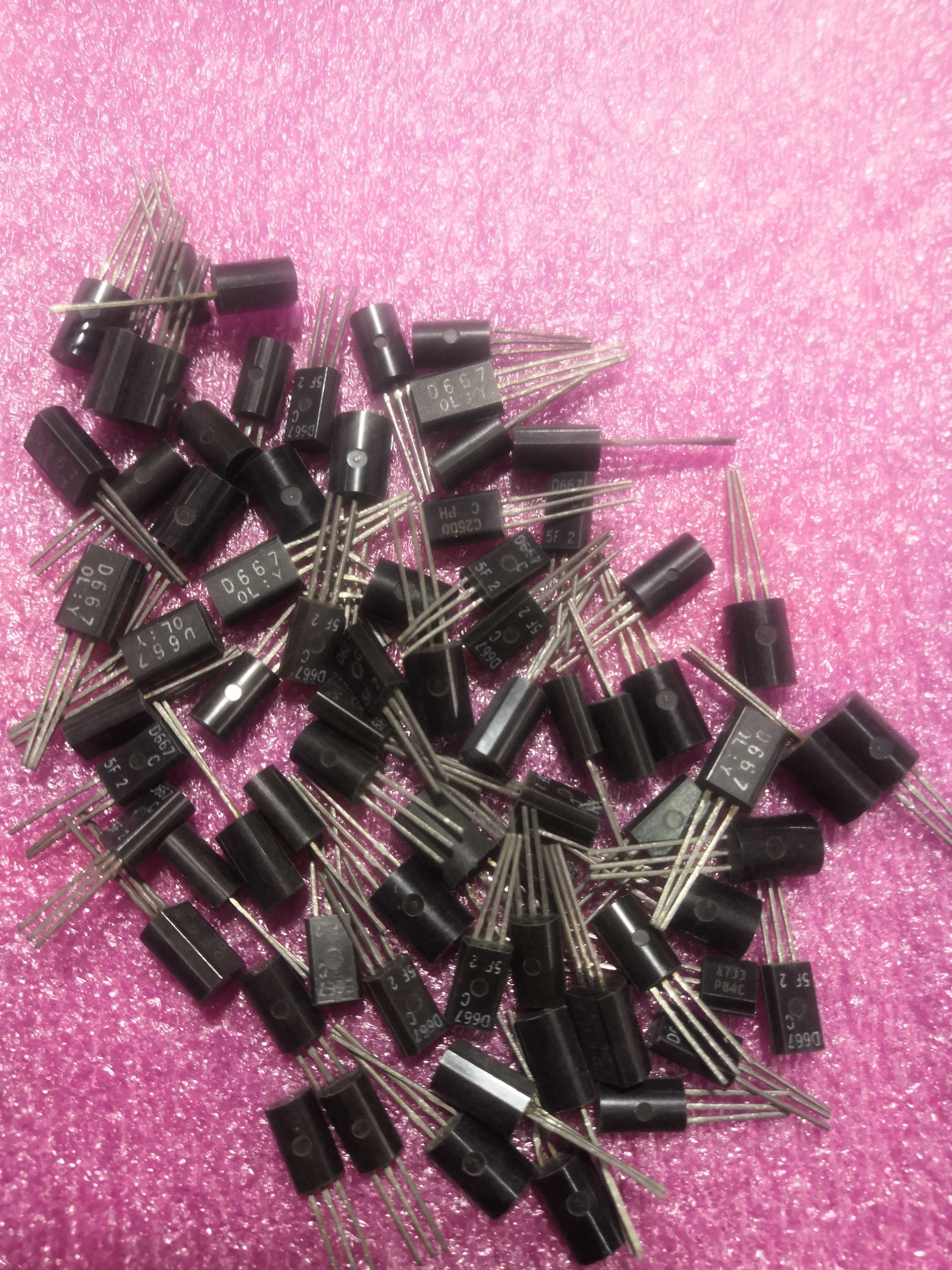 三极管2SD667 D667小功率三极管TO-92L