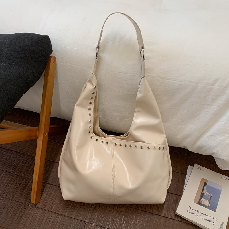 2026新款简约复古腋下包女包大容量通勤单肩包时尚铆钉装饰托特包,箱包皮具/热销女包/男包,腋下包,淘宝优惠券,粉丝福利购,淘宝优惠卷