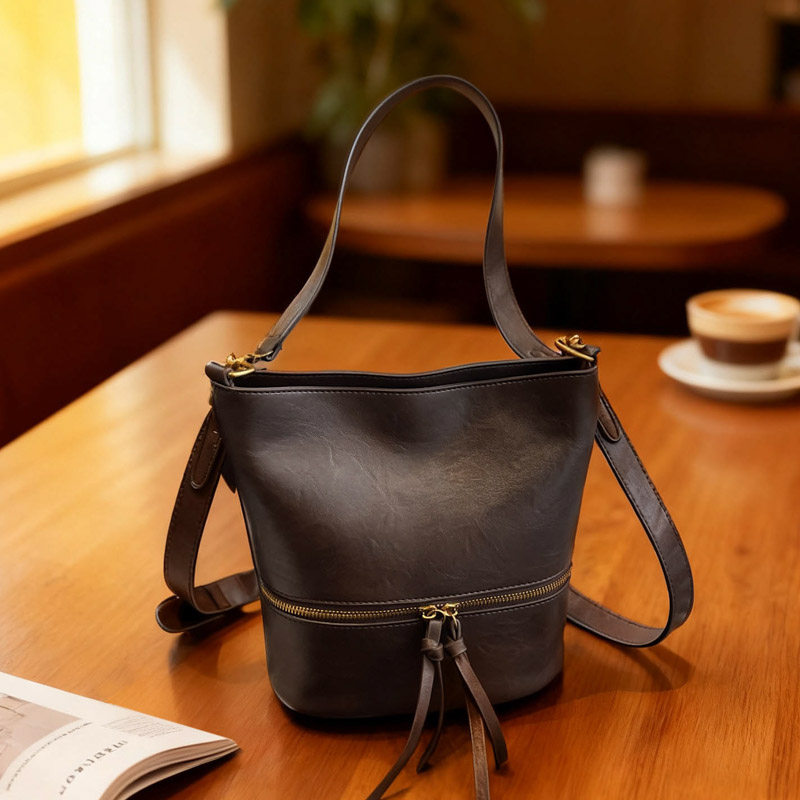 极简风软皮水桶包女2025新款秋冬爆款高级感单肩斜挎包百搭手提包,箱包皮具/热销女包/男包,水桶包,淘宝优惠券,粉丝福利购,淘宝优惠卷