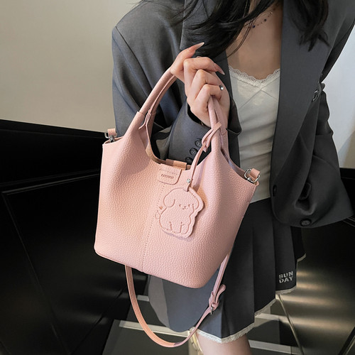 夏季质感手提包包女2026新款洋气百搭单肩斜挎包时尚菜篮子水桶包