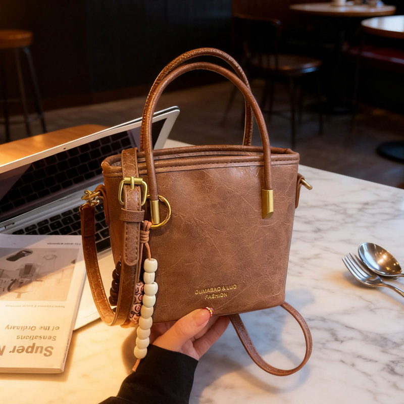 2025新款复古水桶包女高级感百搭手提包洋气单肩斜挎包时尚小包包