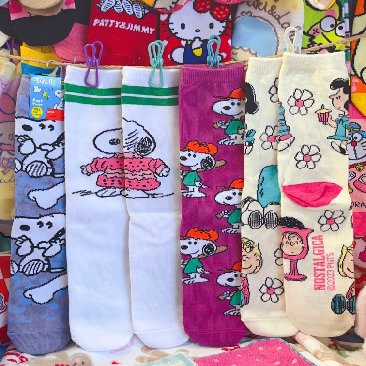 出口日本新品可爱史努比snoopy中筒袜女袜毛绒袜秋冬加厚珊瑚绒