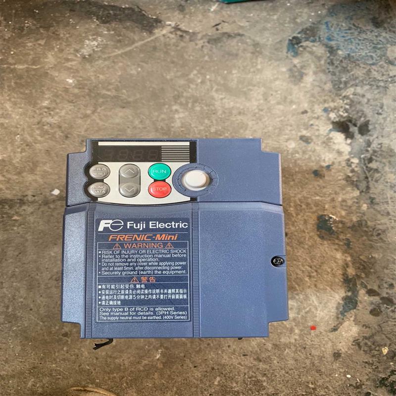 议价富士变频器2.2KW,富士FRN007C2S-4C,99新,(淼淼机械)