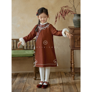 女童新中式 青花玉铭收藏级红云纱重工刺绣格格服