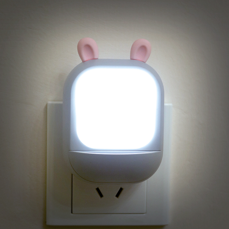 语音小夜灯卧室床头睡眠灯声控智能遥控定时婴儿喂奶护眼插电灯