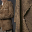 褐色暗花伤痕炒色棉麻—重水洗布料风衣外套裙肌理服装 设计师面料