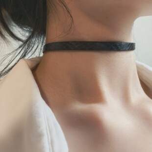 极简雾黑 定制蛇皮choker小众颈环锁骨链情侣项圈牛皮百搭款法式