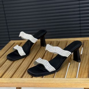 露趾性感高跟凉拖 时尚 仙女风7cm水钻一字带粗跟拖鞋 女2026夏新款