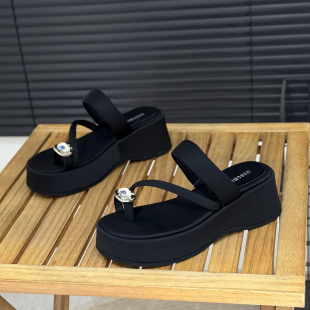 时尚 新款 仙女风增高小个子夹趾凉拖 女2026年夏季 6cm厚底套趾拖鞋