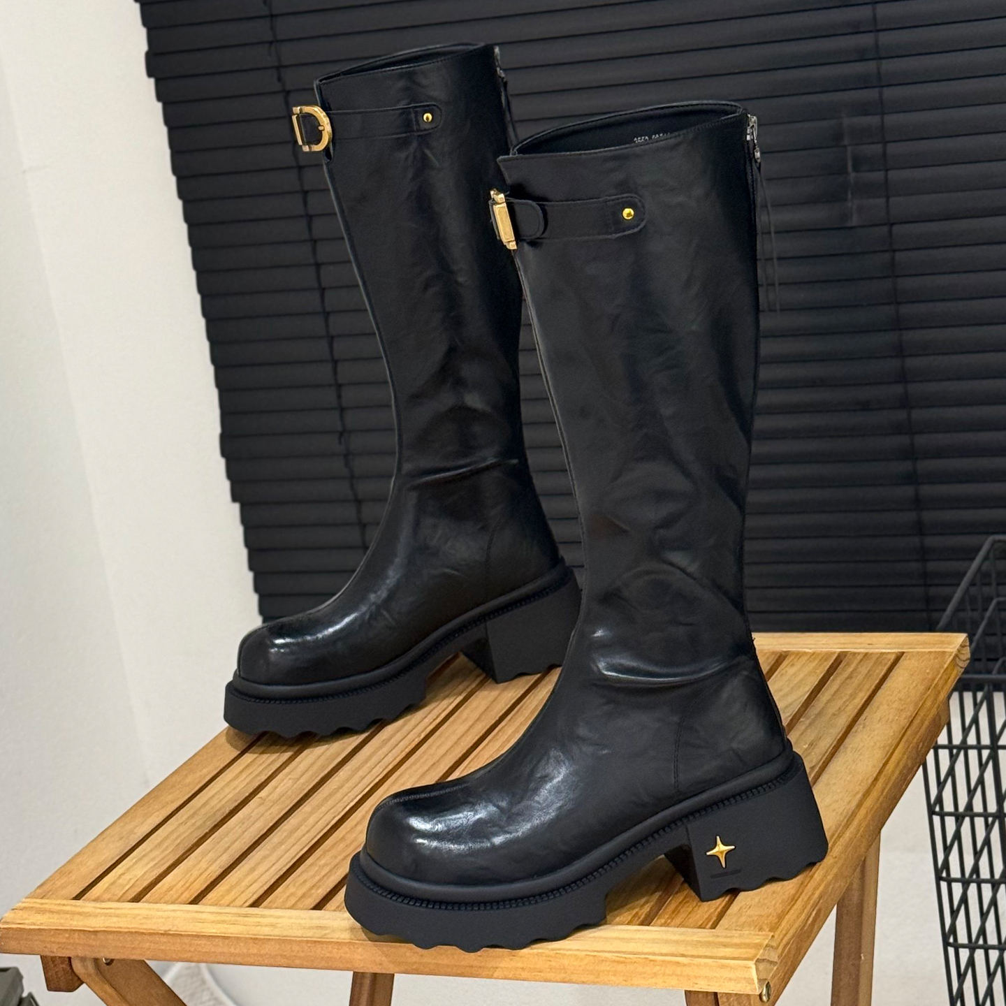 复古粗跟骑士靴皮带扣时尚高筒靴