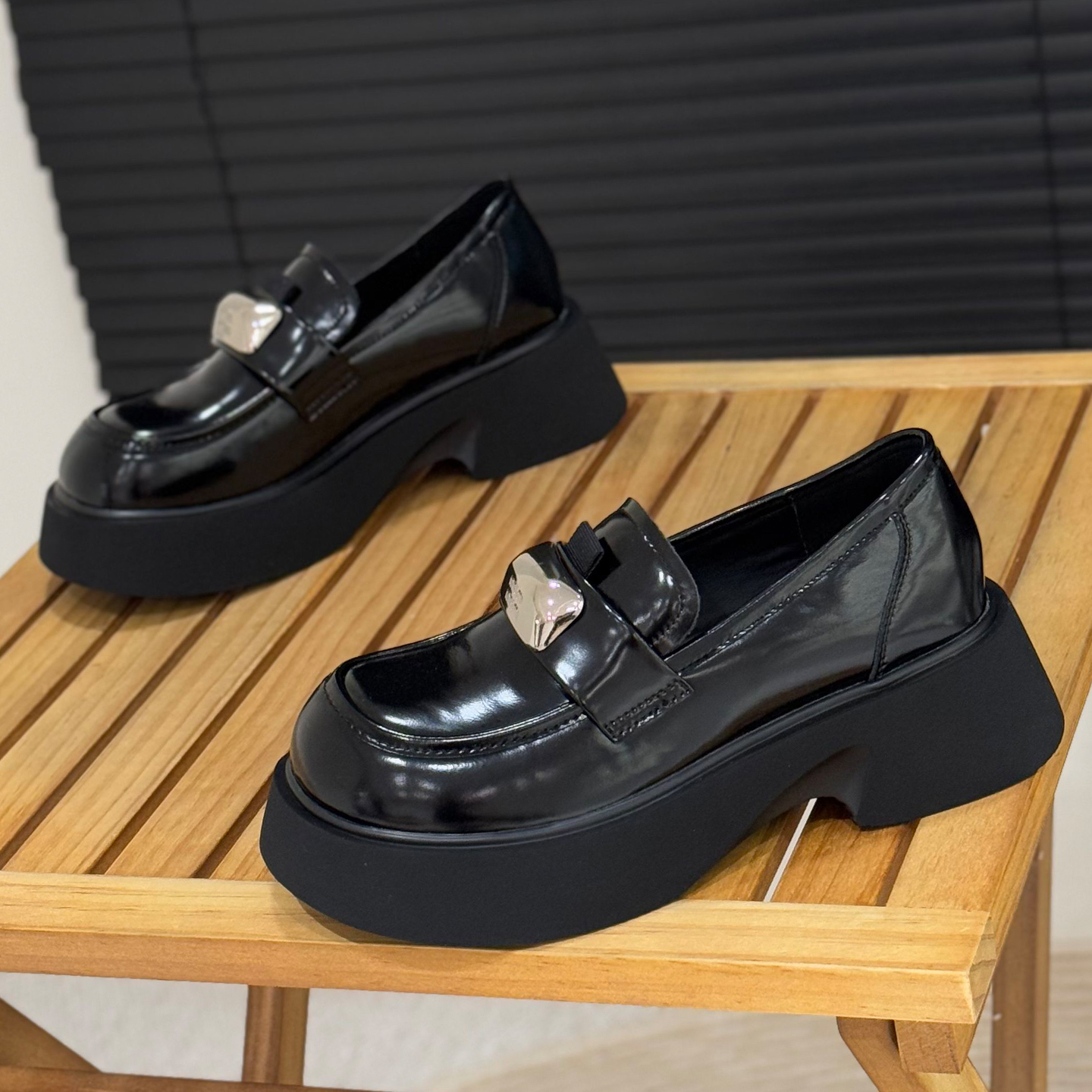 粗跟乐福鞋女一脚蹬圆头黑色单鞋