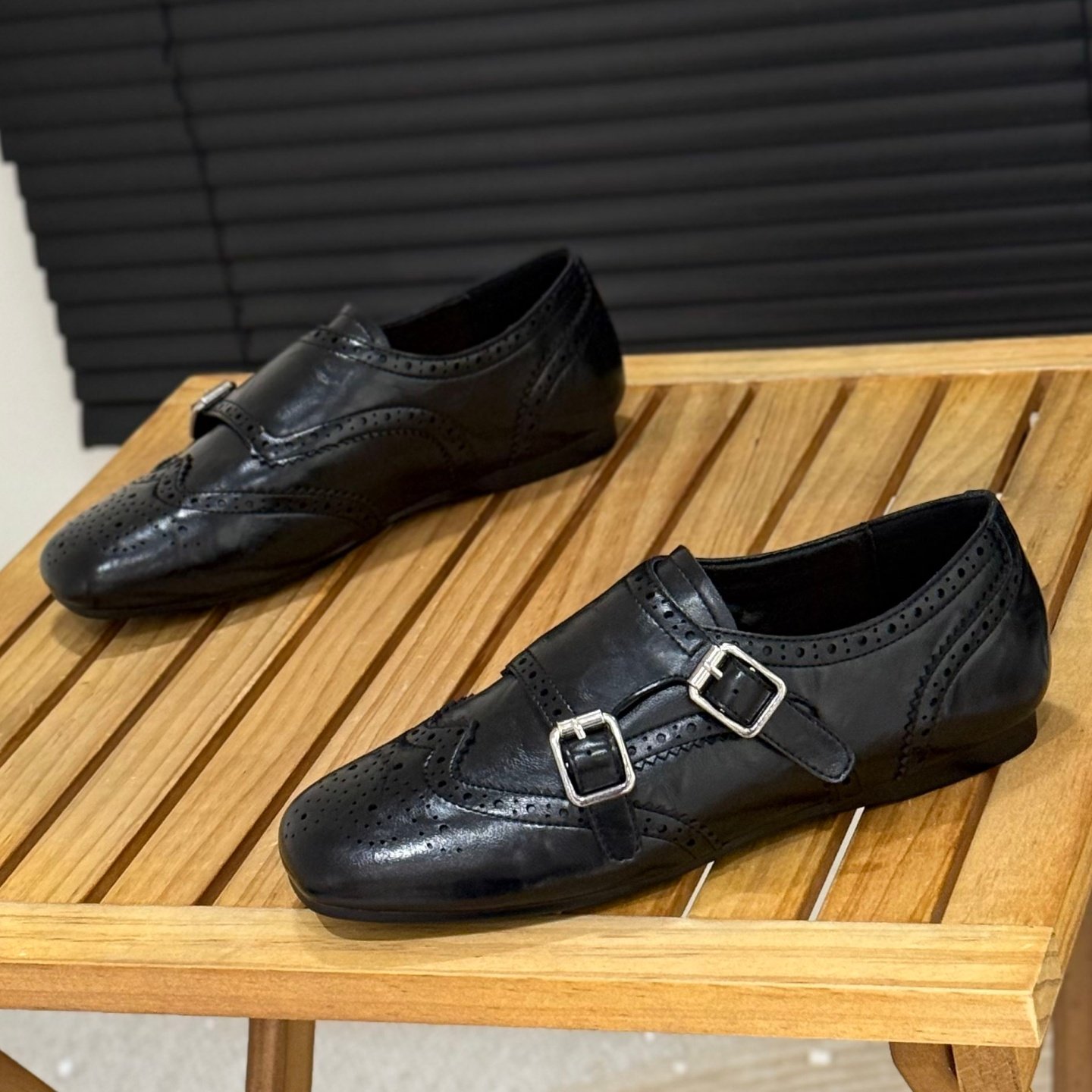 英伦风平底乐福鞋女2025年新款双皮带扣雕花小皮鞋一脚蹬布洛克鞋,女鞋,乐福鞋（豆豆鞋）,淘宝优惠券,粉丝福利购,淘宝优惠卷