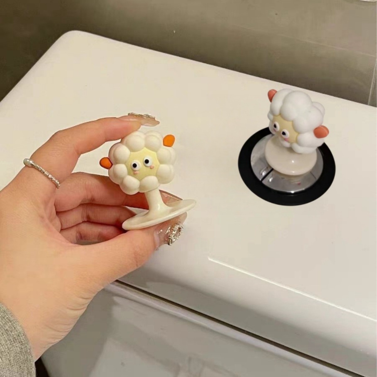 可爱马桶提盖器家用免打孔学生宿舍浴室卫生间女生卡通掀盖器