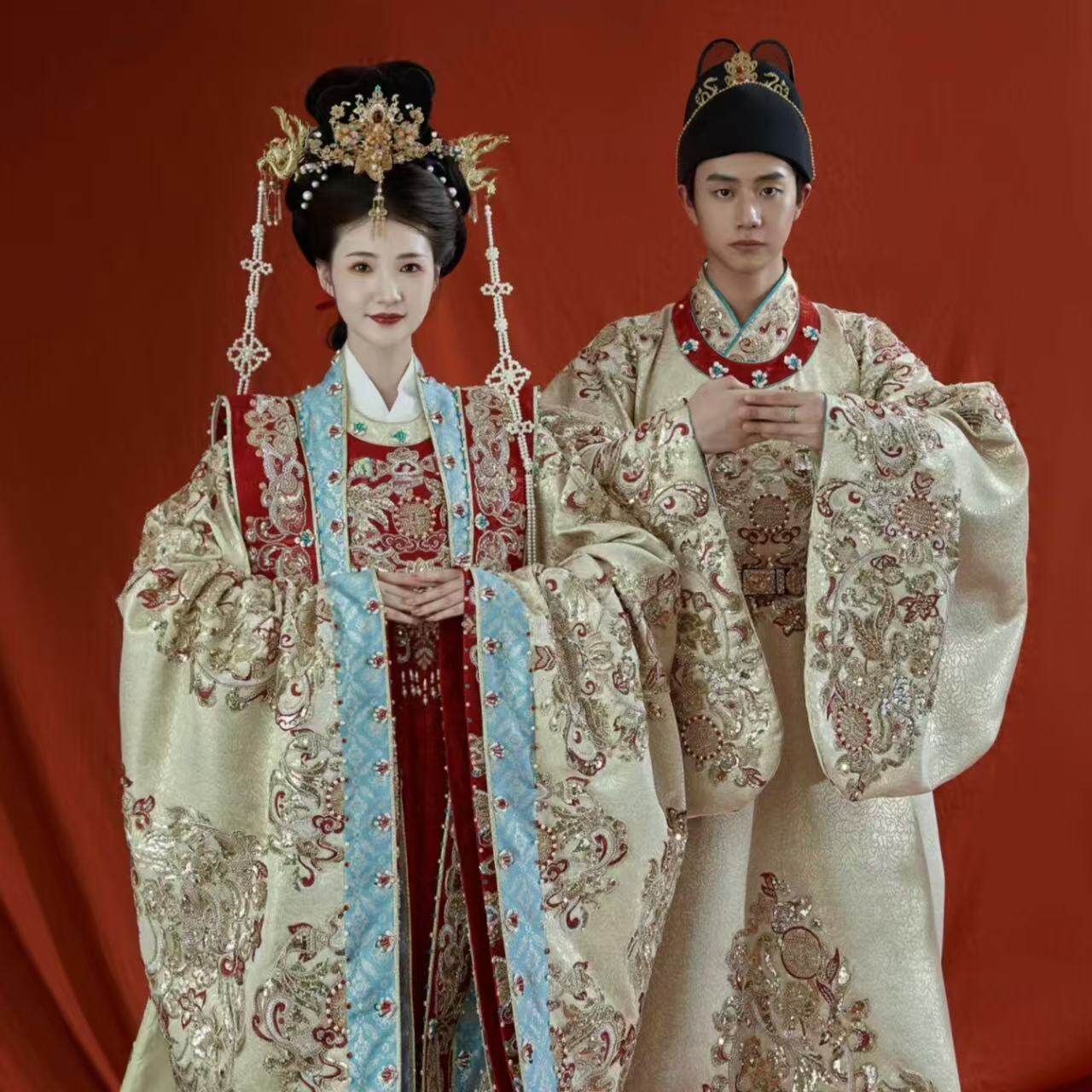 出租倒叙正版新中式婚服婚礼仪式拖尾重工汉服男女金色富贵奢华