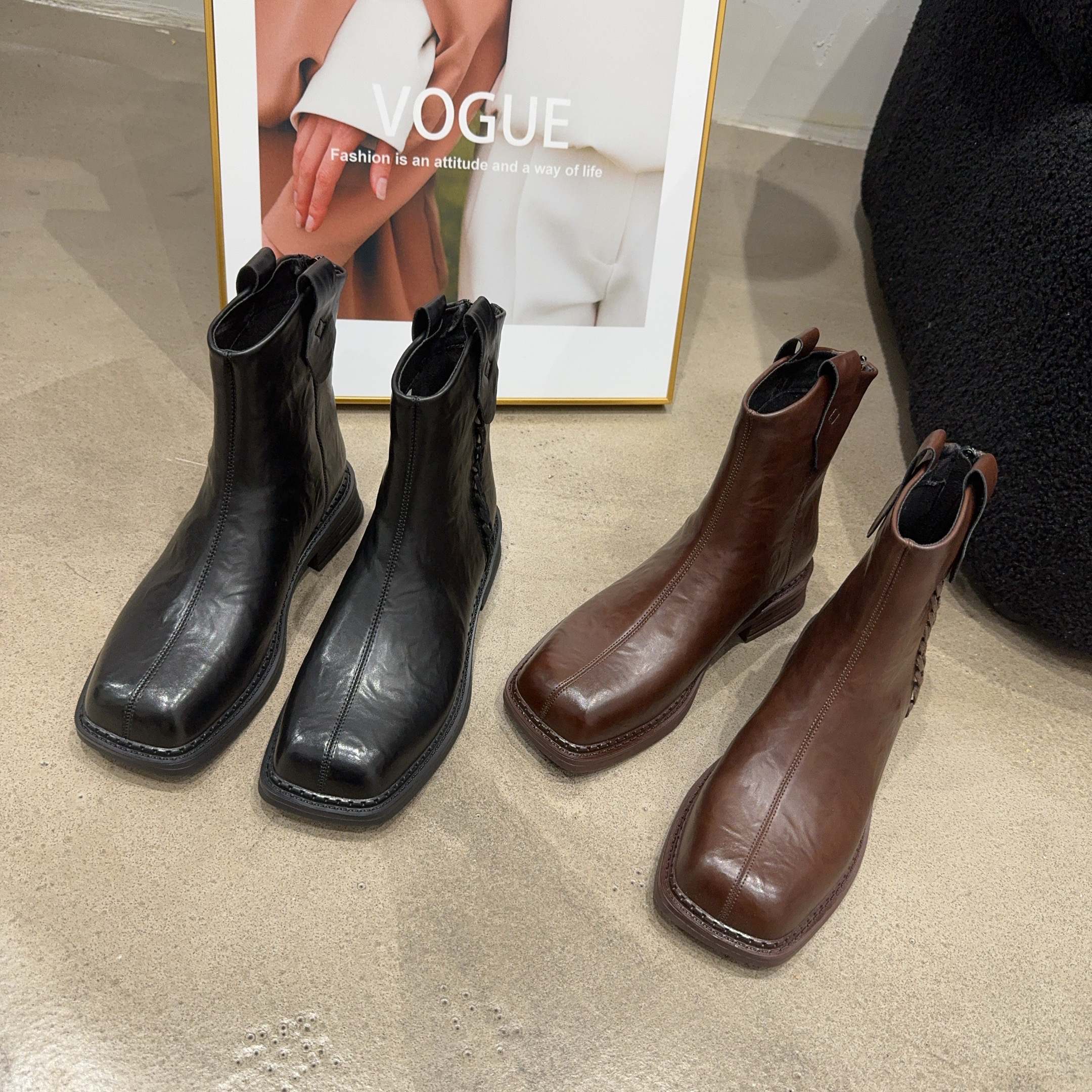 227-7乐乐家秋冬季新品女皮面方头软底舒适百搭薄绒马丁靴跟高4cm