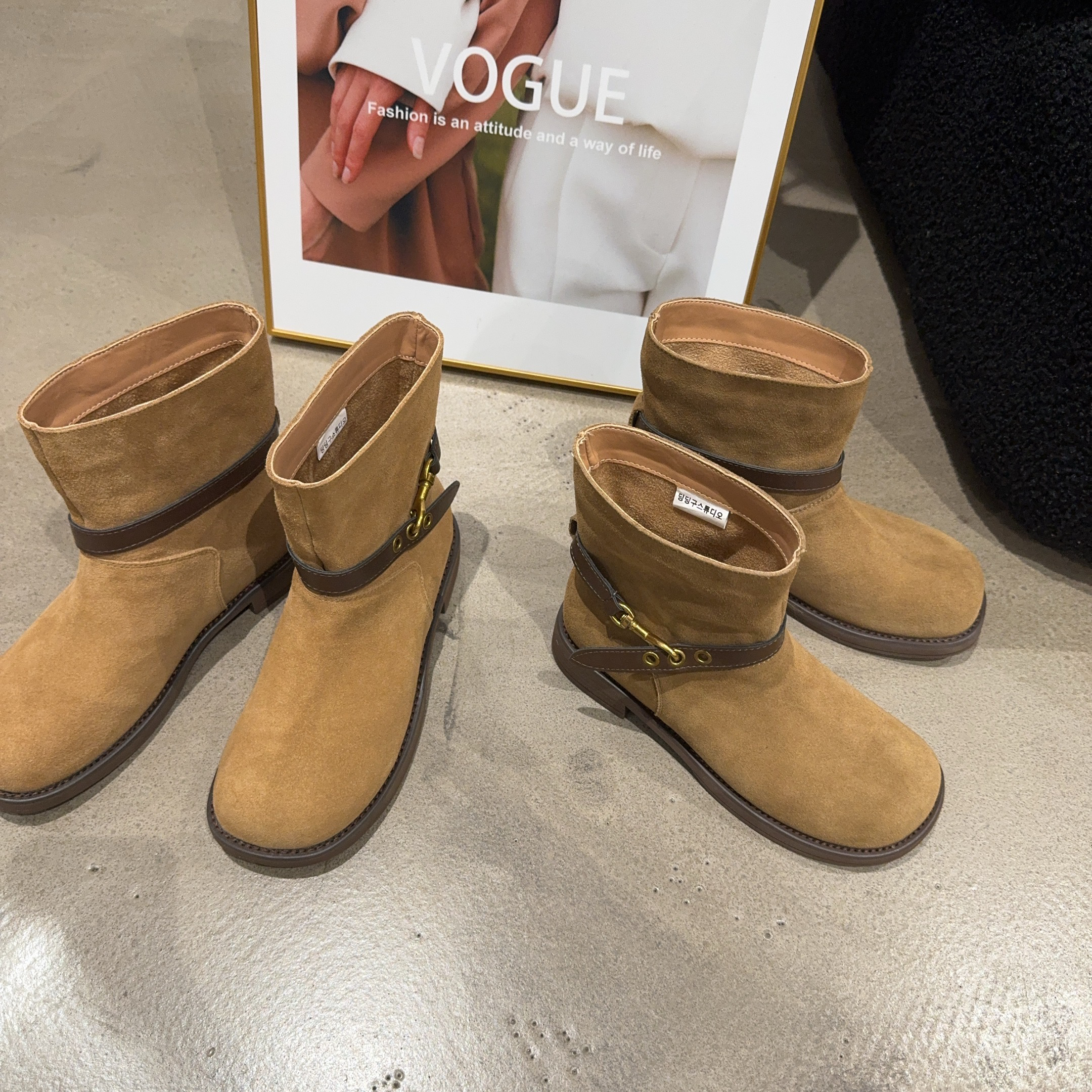 8A68-2乐乐家秋冬季新品女真皮低跟圆头马丁靴软底软皮瘦瘦靴韩版