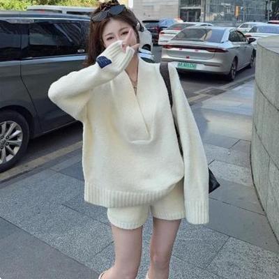 辣妹套装软糯V领针织衫毛两件套