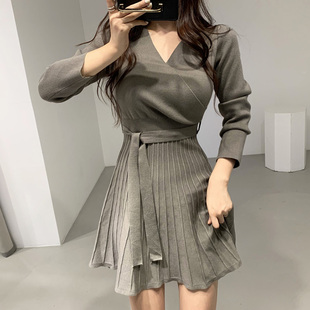 冷淡风高级感轻奢气质别致系带百褶裙2021秋新款超仙甜美连衣裙女