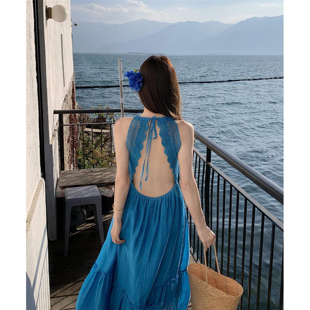 克莱因蓝蕾丝露背性感挂脖吊带连衣裙女夏季海边穿搭大摆a字长裙