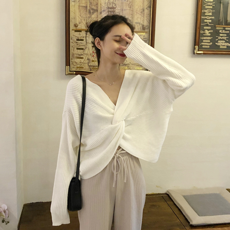 2023新款胖mm秋装短款上衣女大码女装宽松遮肉V领针织衫毛衣露脐