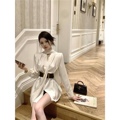 白色缎面衬衫连衣裙女秋季