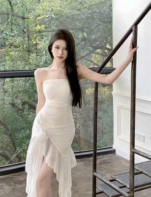 白色一字肩抹胸连衣裙女收腰裙子