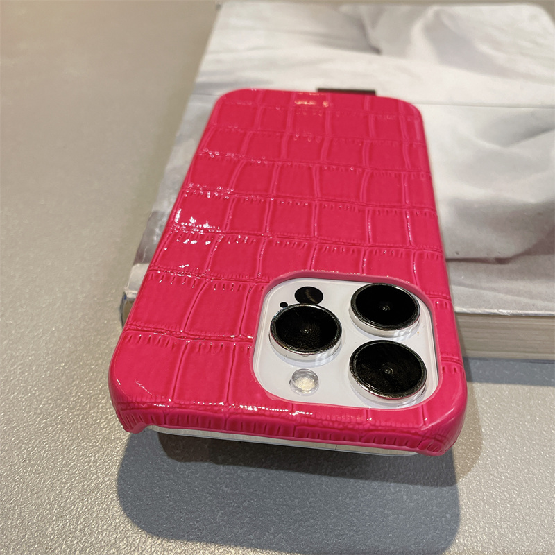 高级感玫红鳄鱼纹苹果15手机壳iPhone14promax半包13防摔12/16硬壳11/17新款