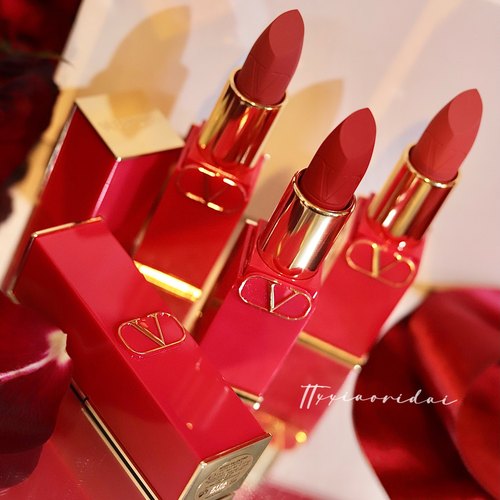 华伦天奴大V哑光唇膏口红