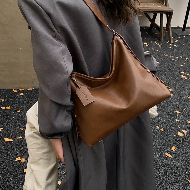 2025新款潮女包时尚单肩包斜挎包洋气手提包洋气简约日韩纯色秋冬