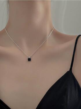 复古黑色方牌项链女轻奢小