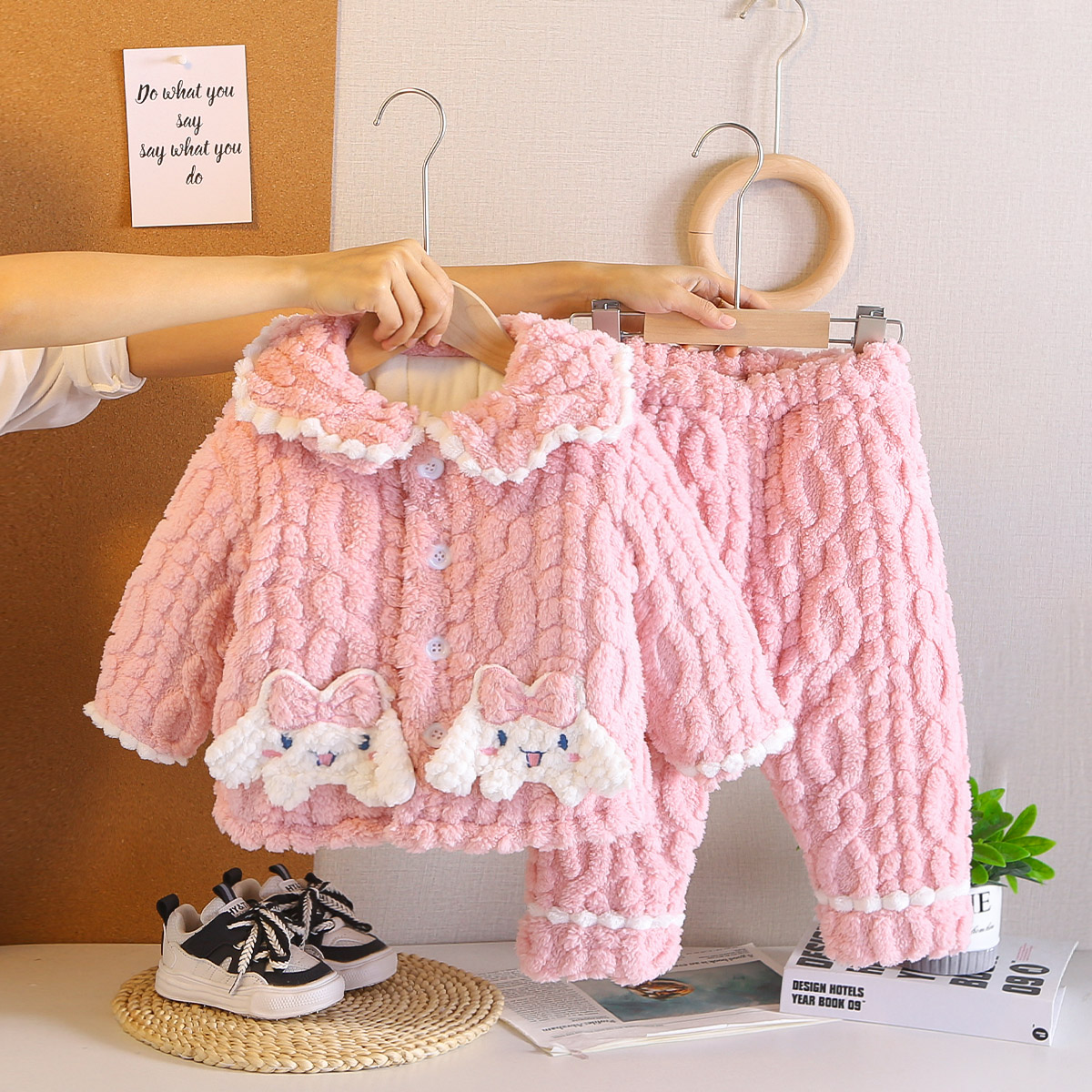 女童珊瑚睡衣秋冬三层加厚加绒儿童法兰绒宝宝家居服女孩套装保暖