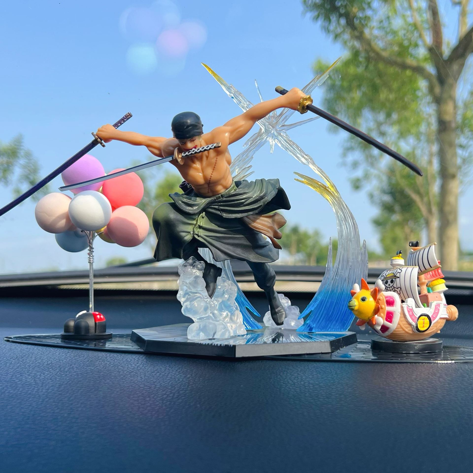 动漫海贼王车载摆件索隆路飞手办中控台汽车内装饰品网红高档公仔