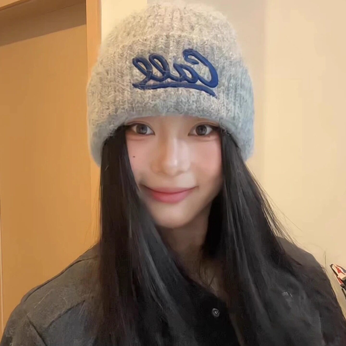 韩版时尚刺绣字母针织帽子女百搭显脸小秋冬季加厚保暖护耳毛线帽