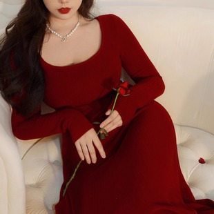 显瘦针织裙冬季 黑茉莉与甜酒 修身 独家定染红显白厚款 女 一见倾心