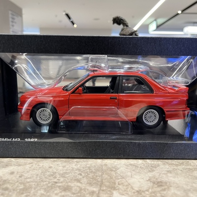 宝马原厂精品收藏款汽车模型1987经典款M3车模玩具BMW红色1:18